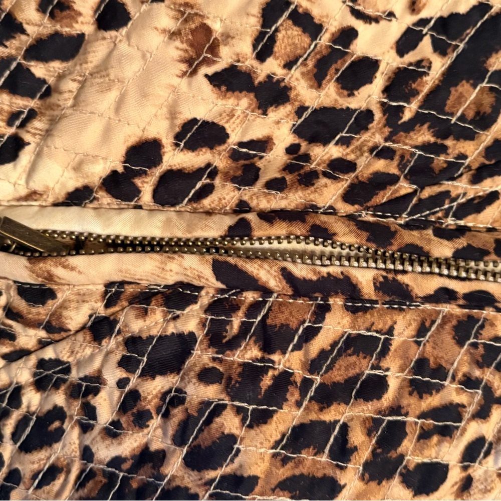 Leopard Print Quilted Jacket - Picture 4 of 5